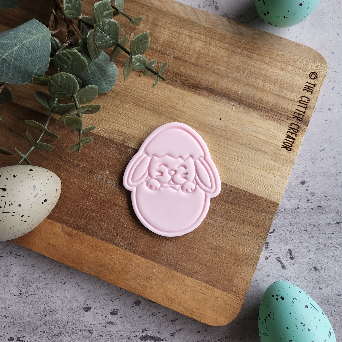 Easter Bunny Hatchling - Impression