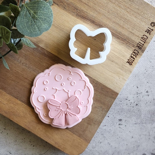 Wreath Cutter & Stamp - Raised