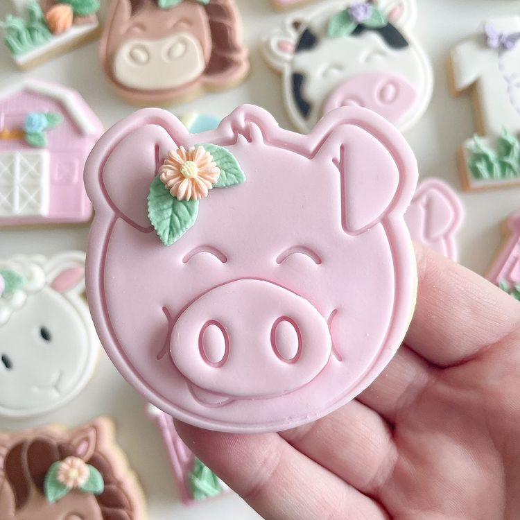 Pig Cutter & Stamp - Impression