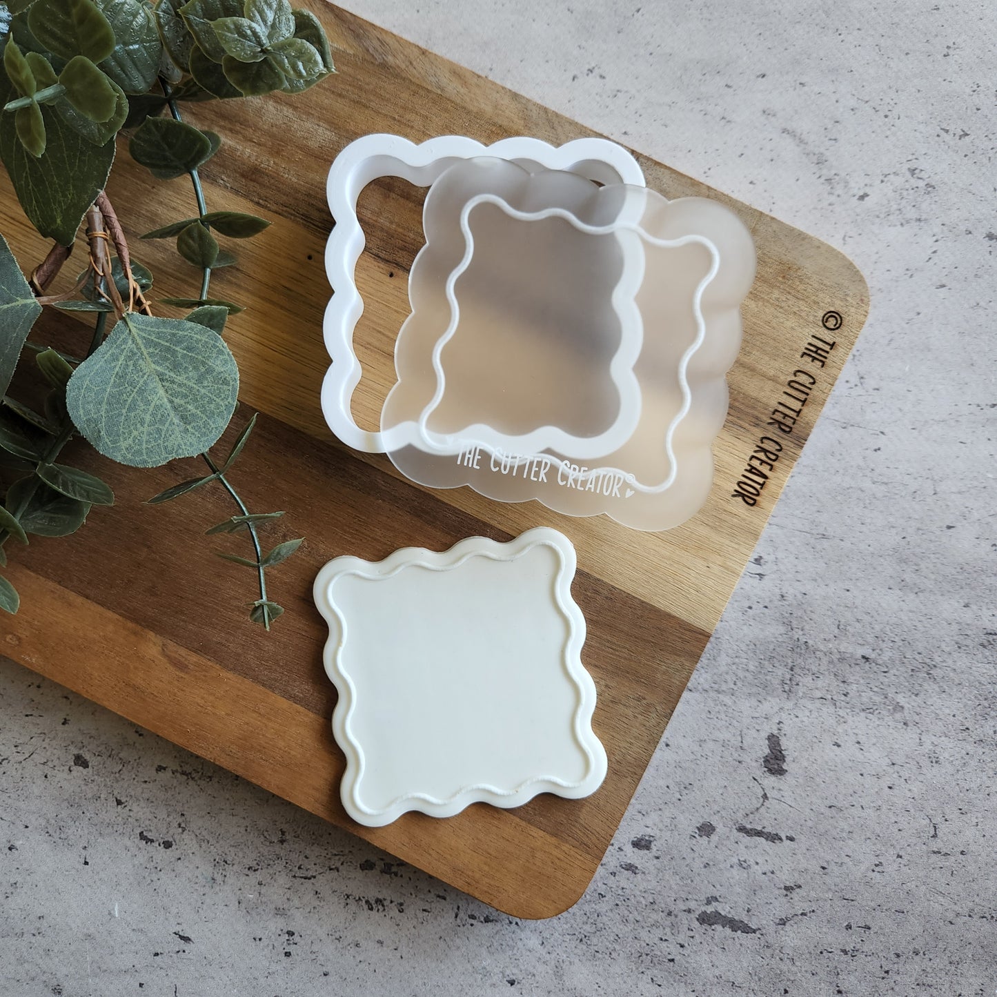 Wavy Square Frame (Stamp Only)