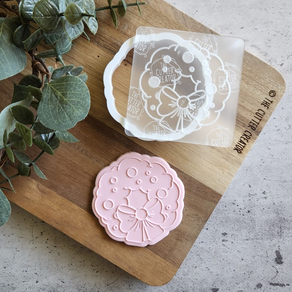 Wreath Cutter & Stamp - Raised