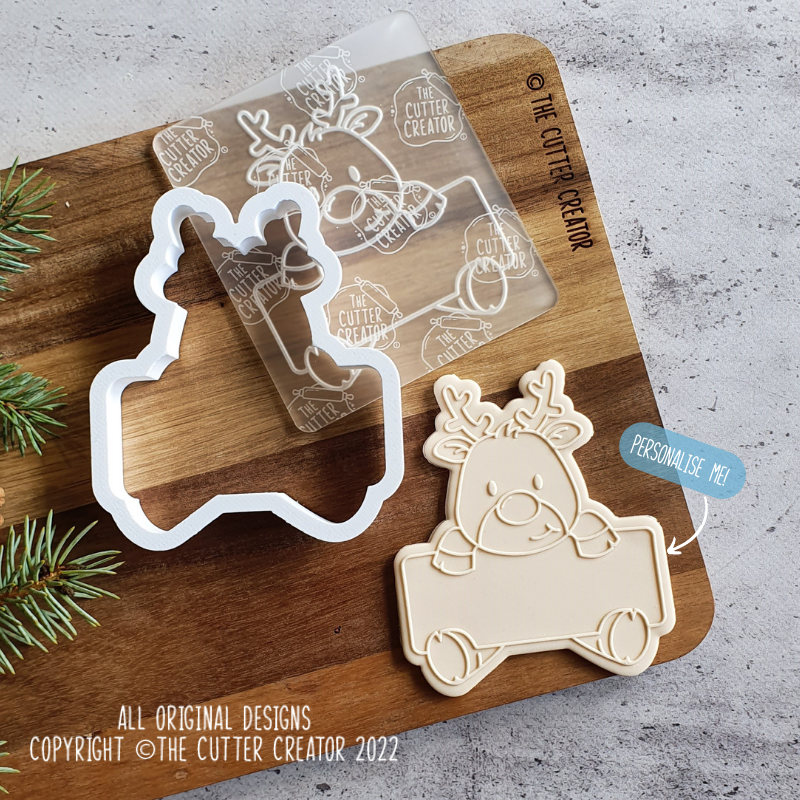 Reindeer Plaque Cutter & Stamp - Raised