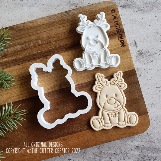 Sitting Reindeer Cutter & Stamp - Impression