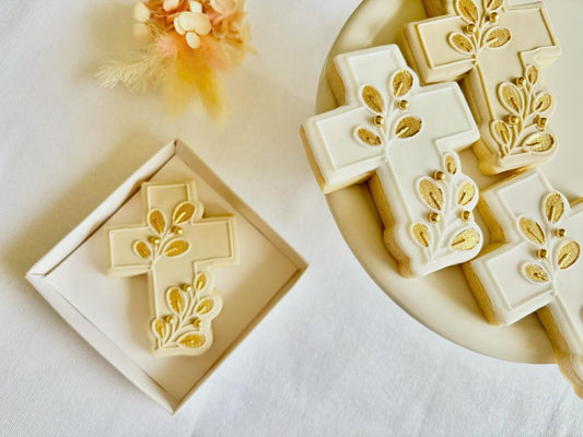 Leafy Cross Cutter & Stamp