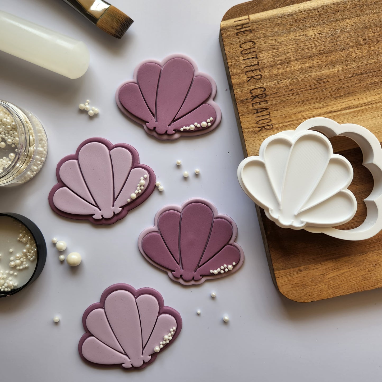 Clam Shell Cutter & Stamp - Impression
